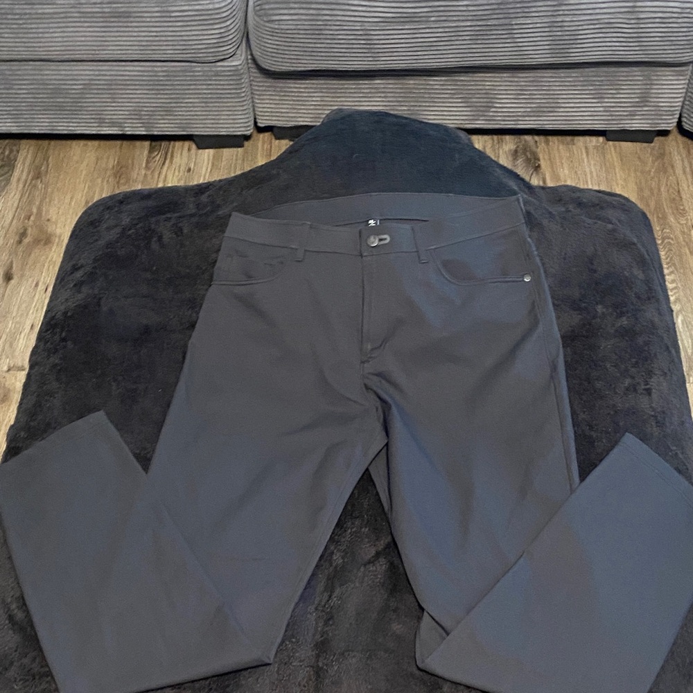 Classic Black Men's Straight Jeans